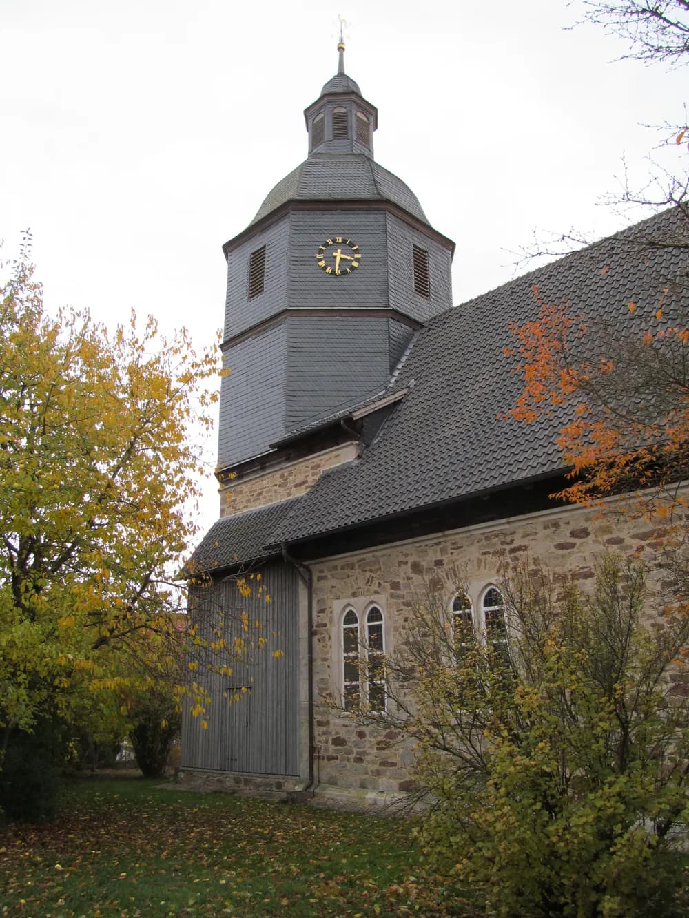 Kirche St. Peter und Paul im Staufenberger Ortsteil Lutterberg